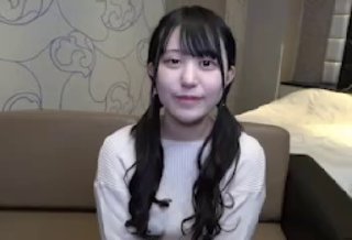 小喷泉网站我和我的蜜桃臀女友肏出血来